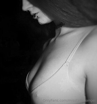 missfallenangel Nude Leaks Photo 25