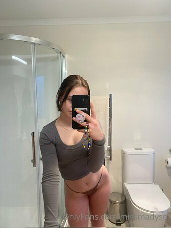 missmadysof Nude Leaks Photo 9