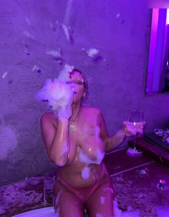 missoverdrip / missoverdrip_ Nude Leaks OnlyFans Photo 9