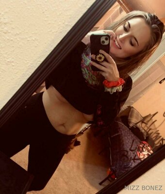 mizzbonez Nude Leaks Photo 21