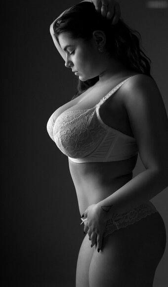 mo0ny / mich3ll3_mra Nude Leaks Photo 2