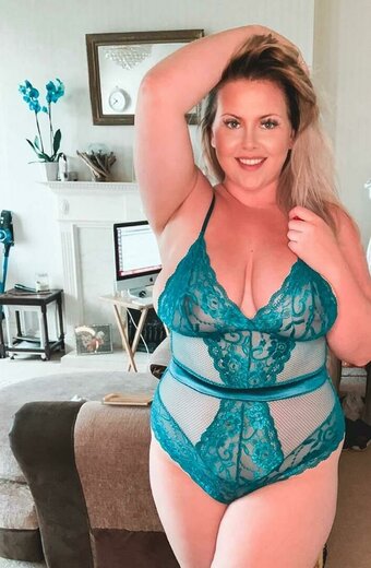 modelsuk / Megan Clarke / curvymia Nude Leaks Photo 12