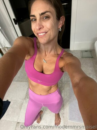 Modernmrsmaisel / maiseltv Nude Leaks Photo 14