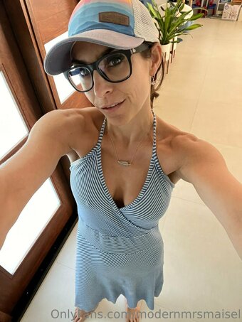 Modernmrsmaisel / maiseltv Nude Leaks Photo 20