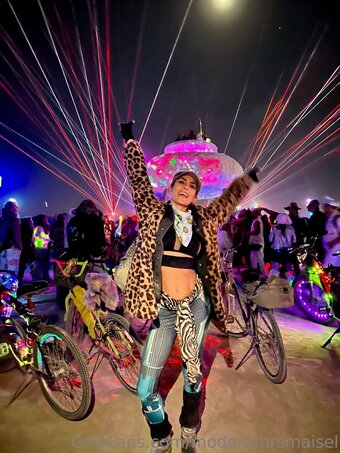 Modernmrsmaisel / maiseltv Nude Leaks Photo 26