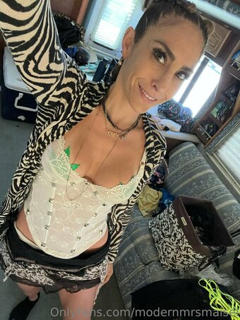 Modernmrsmaisel / maiseltv Nude Leaks Photo 27