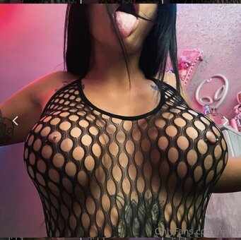 Molly Alien / alien.lunch Nude Leaks Photo 10