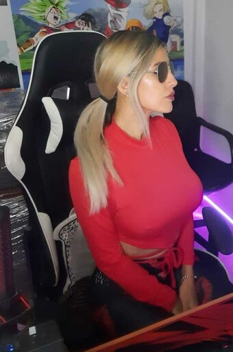 MolyPlay / Argentine Gamer Nude Leaks OnlyFans Photo 10