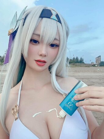 Momiko Lin Momiko Lin