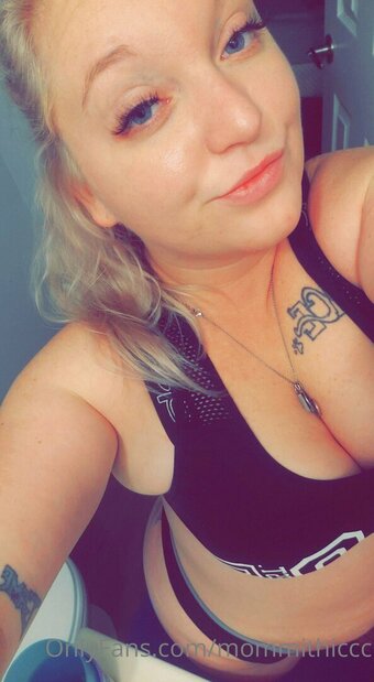 mommithiccc Nude Leaks Photo 20