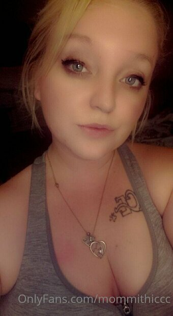 mommithiccc Nude Leaks Photo 29