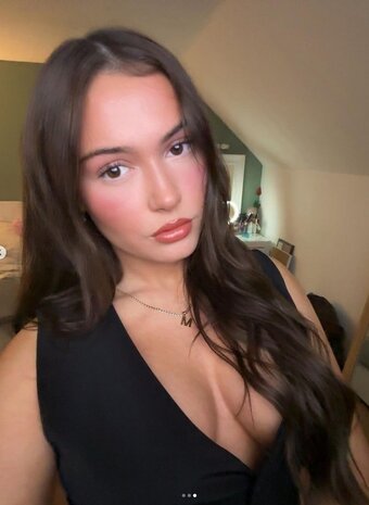 Monicaluves Monicaluves