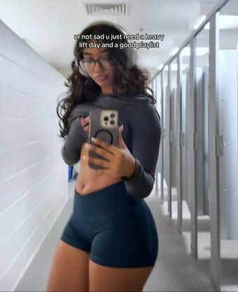 Mooga / mmeg.xo / morganhollymoore Nude Leaks OnlyFans Photo 2