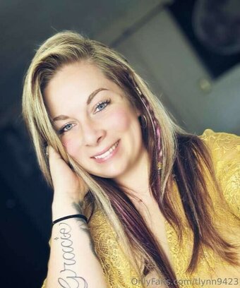 Moonlite23 / Queenofdirtytalk / moonlite1994 / tlynn9423 Nude Leaks OnlyFans Photo 2