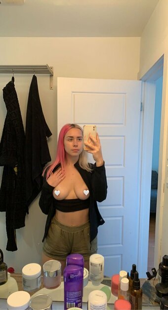 mooonbb / 0xhornii / horniiDAO / mooonbo Nude Leaks OnlyFans Photo 2