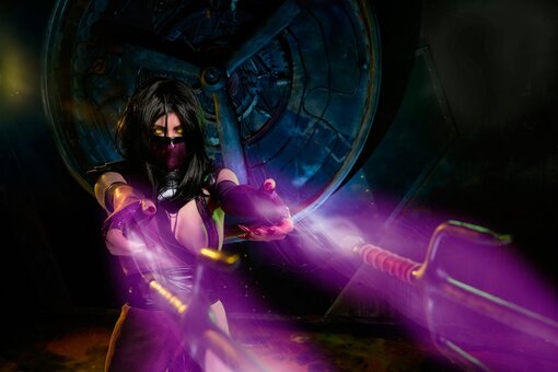 Mortal Kombat Erotic Cosplay