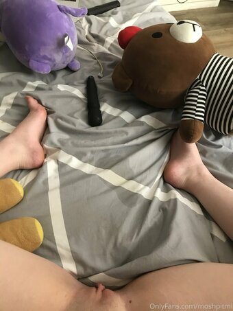 Moshpitmi Nude Leaks OnlyFans Photo 19