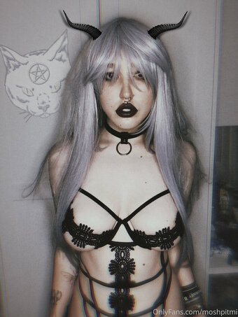 Moshpitmi Nude Leaks OnlyFans Photo 27