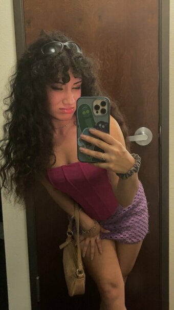 Mostrandomthanrandom / Emibel Hernandez Nude Leaks OnlyFans Photo 3