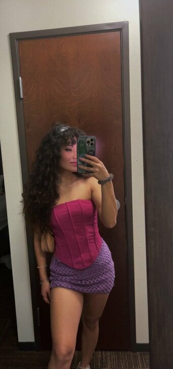 Mostrandomthanrandom / Emibel Hernandez Nude Leaks OnlyFans Photo 4