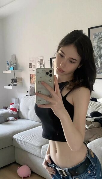 Mothbeb / majabebe / sandra.xx_xx Nude Leaks OnlyFans Photo 4