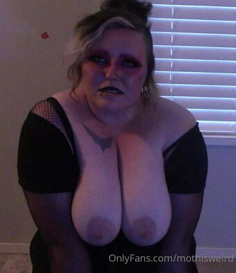 mothisweird Nude Leaks Photo 8
