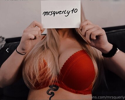 Mrs.querly / mrsquerly Nude Leaks OnlyFans Photo 2