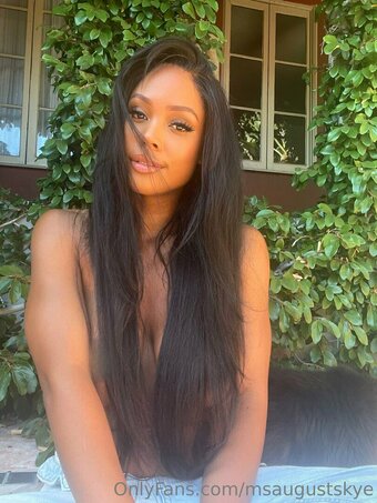msaugustskye Nude Leaks Photo 11