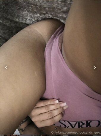 mschucksandcheeks / ms_chucksandcheeks Nude Leaks OnlyFans Photo 12