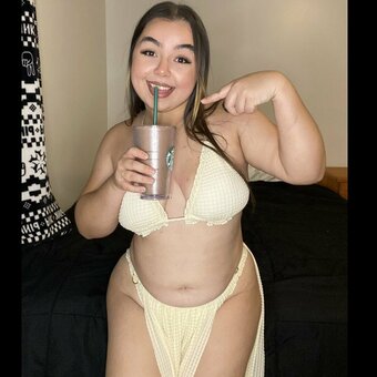 msgoldencherry Nude Leaks Photo 9