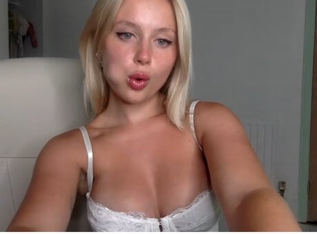 mskittybea / _mskittykat / bbybea / beaSaitou Nude Leaks OnlyFans Photo 7