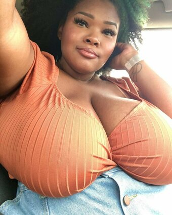 MsMoodyBB / blacktttuesday Nude Leaks OnlyFans Photo 2