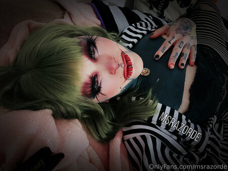 msrazorde Nude Leaks Photo 10