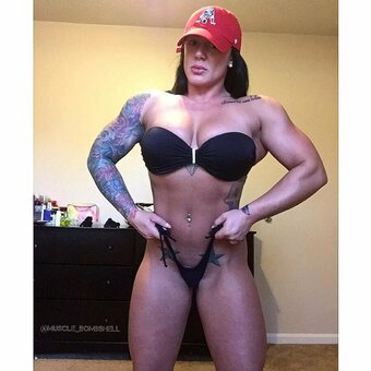 Muscle Bombshell / Laura / lauramuscleselite / muscle_bombshell Nude Leaks OnlyFans Photo 14