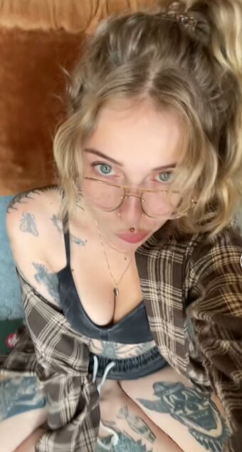 Mushbugs / Amy Aliece Nude Leaks Photo 7