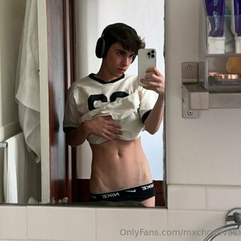 mxchcuevas Nude Leaks Photo 4