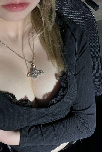 mxeqia Nude Leaks Photo 15