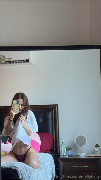 mxllybxby Nude Leaks Photo 14