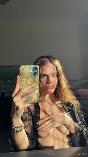 mxllybxby Nude Leaks Photo 16