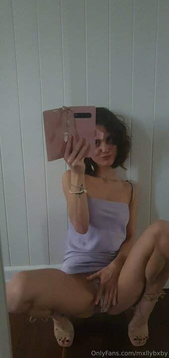 mxllybxby Nude Leaks Photo 22