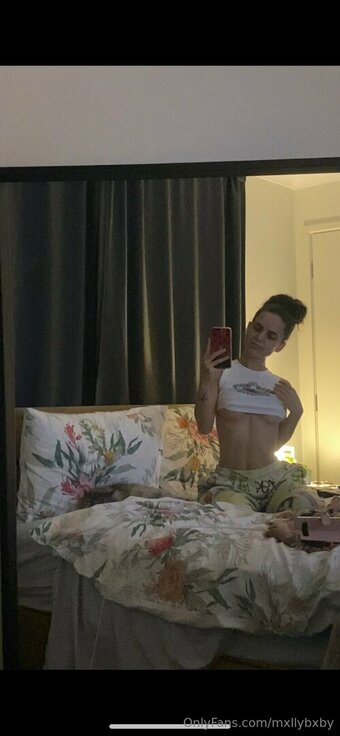 mxllybxby Nude Leaks Photo 32