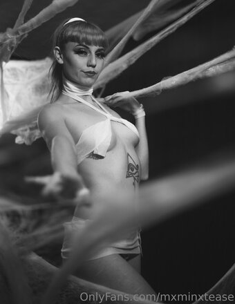 mxminxtease Nude Leaks Photo 9