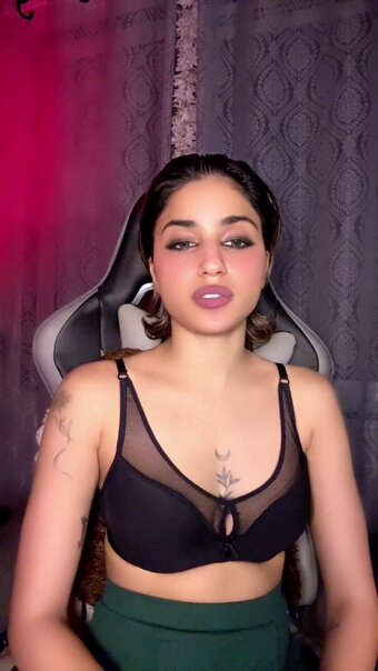 Naina / _mnaina_ / https: Nude Leaks Photo 8