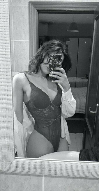 naydhee / nayara / naydheee Nude Leaks OnlyFans Photo 1