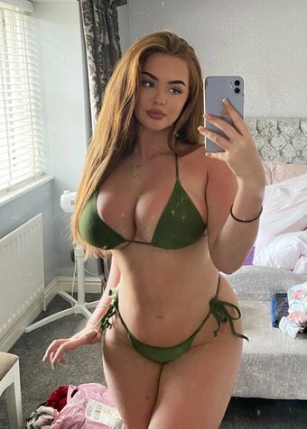 NeaveDare Nude Leaks Photo 2