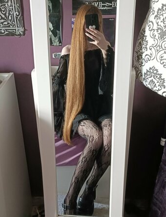 Nee.vrm Nude Leaks Photo 4