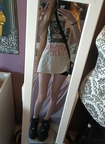 Nee.vrm Nude Leaks Photo 5