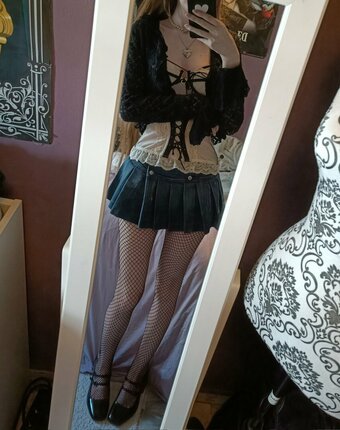 Nee.vrm Nude Leaks Photo 8