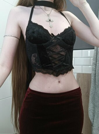 Nee.vrm Nude Leaks Photo 17