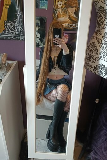 Nee.vrm Nude Leaks Photo 26